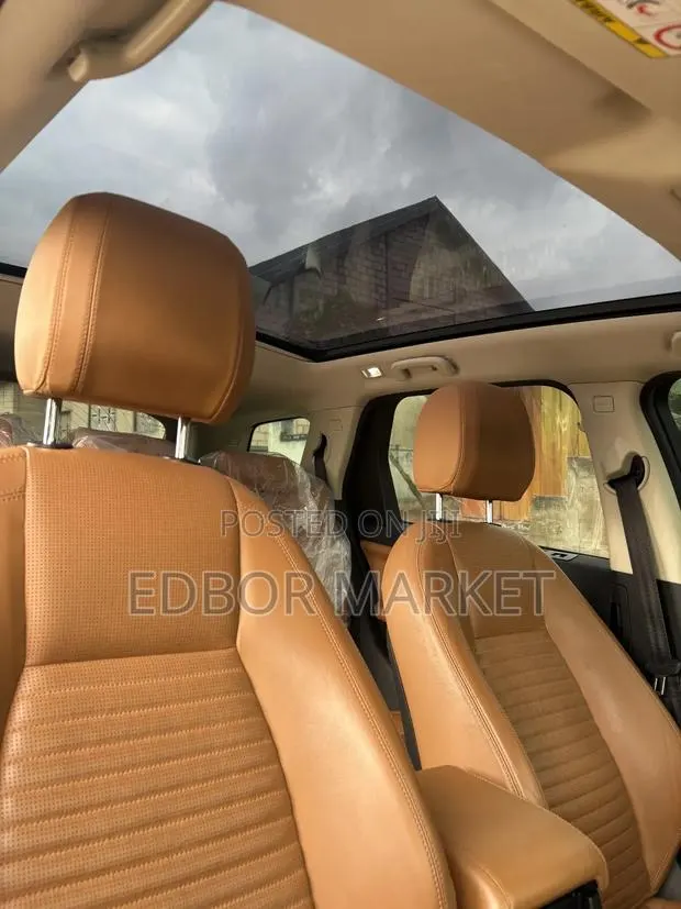 Land Rover Discovery Sport 2019 White · Photo 1