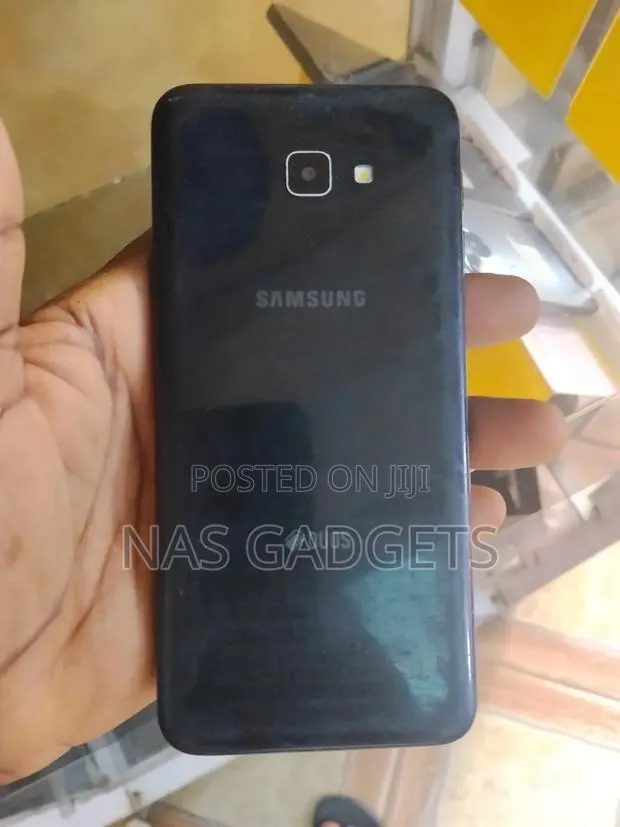 Samsung Galaxy J4 16 GB Black · Photo 1