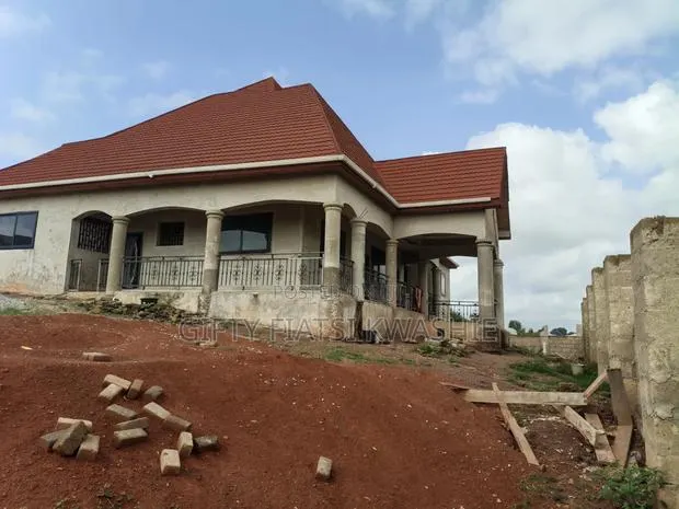 5bdrm House in Pakyi No.1, Kumasi Metropolitan for sale · Photo 1