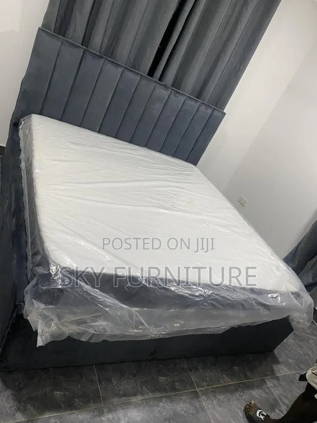 Line Line Queen Size Bed Frame With Mattress · Photo 1