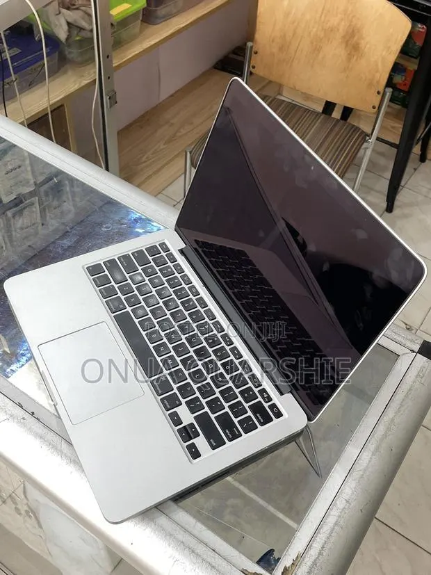 Laptop Apple MacBook Pro 2015 8GB Intel Core i5 SSD 128GB · Photo 1