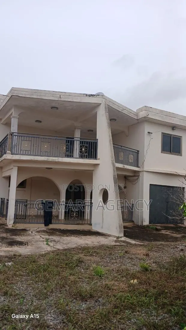 9bdrm House in Taifa Burkina for rent · Photo 1