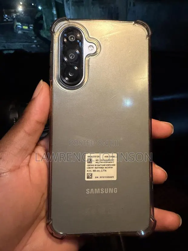 Samsung Galaxy A17 5G 128 GB Silver · Photo 1