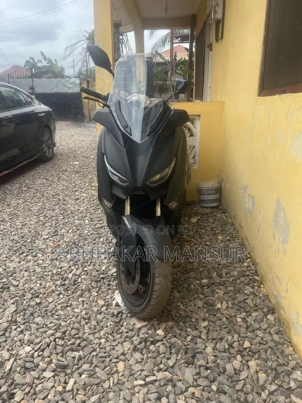 Yamaha 2024 Black · Photo 1