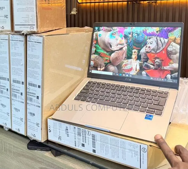 New Laptop Dell Latitude 5320 16GB Intel Core i5 SSD 256GB · Photo 1