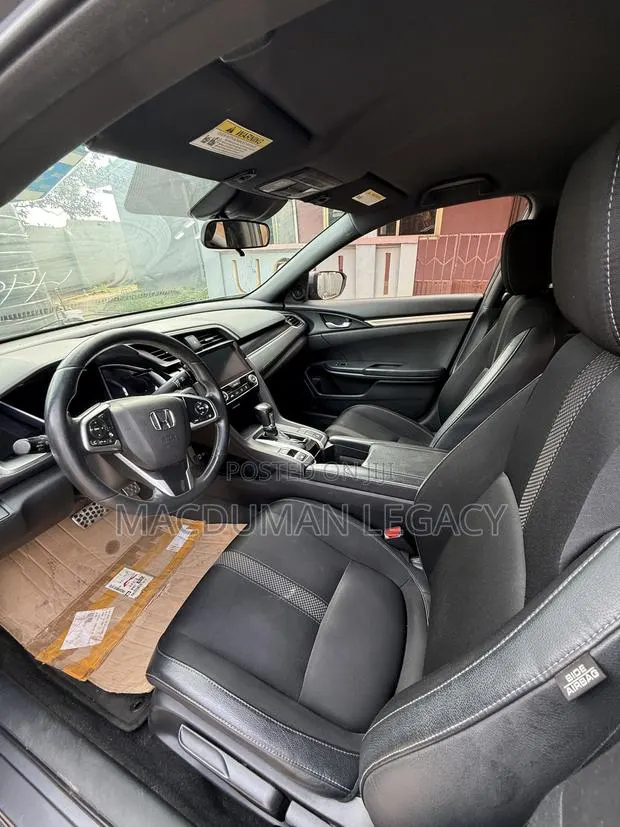 Honda Civic 2020 Gray · Photo 1
