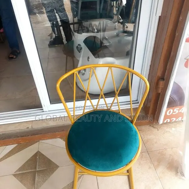 Acrylic Chairs · Photo 3