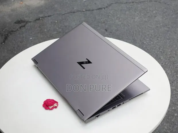 Laptop HP ZBook Firefly G8 32GB Intel Core I5 SSD 1T · Photo 1