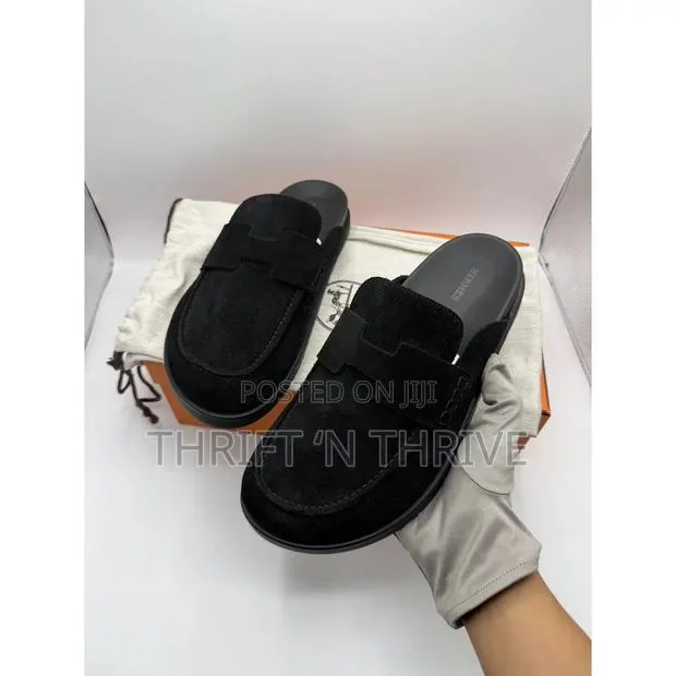 Hermès Suede Calfskin Go Mule in Black · Photo 1