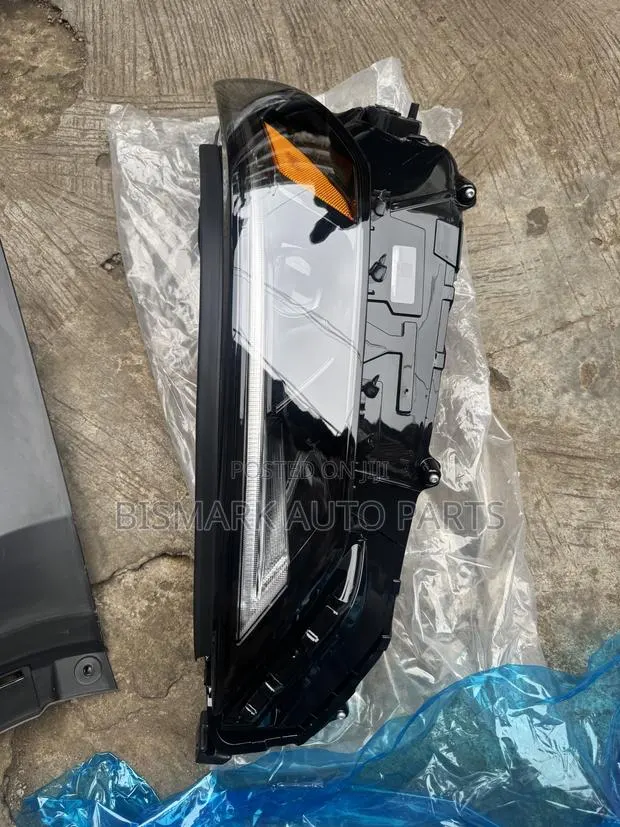Toyota Highlander Grand 2024 2025 2026 Headlight · Photo 1