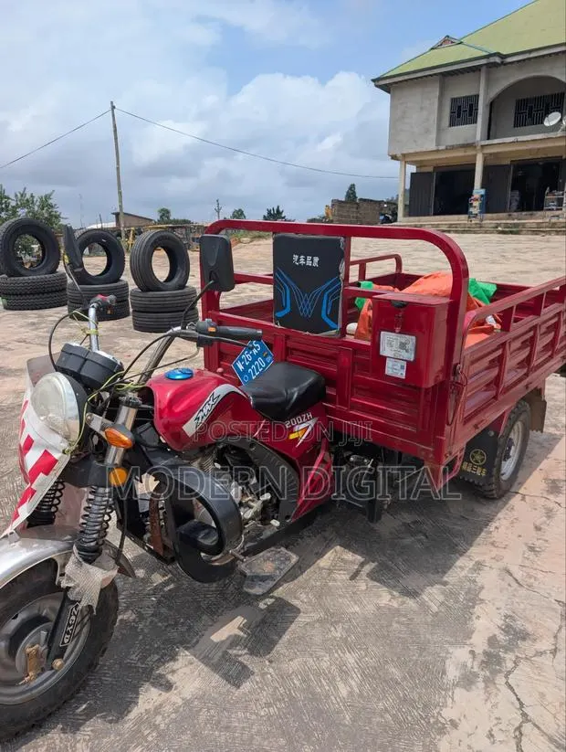 New Motorcycle 2026 Red · Photo 1