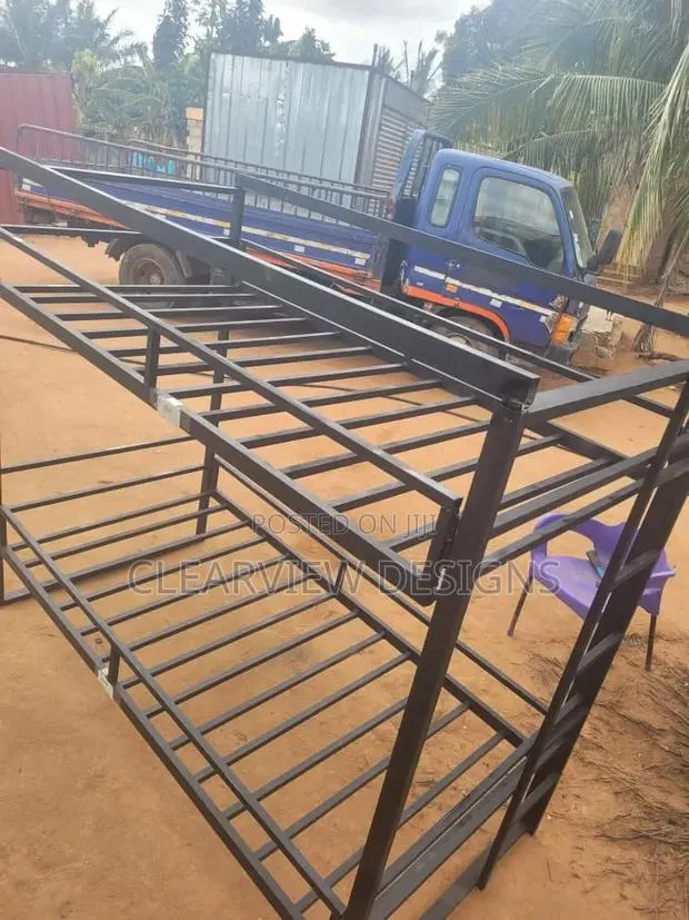 Durable Bunk Bed · Photo 2