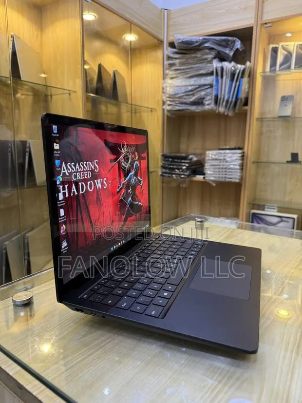 New Laptop Microsoft Surface Laptop 3 8GB Intel Core i5 SSD 256GB · Photo 1