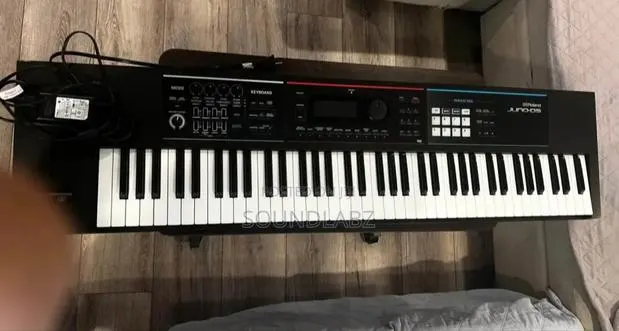 Roland Juno-ds 88 Keyboard Synthesizer · Photo 1