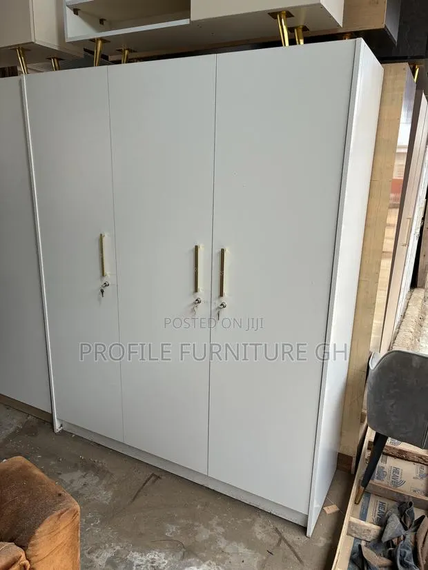 White Color 3 Door Wardrobe//laminated 3in1 Wardrobe Fast Delivery · Photo 1