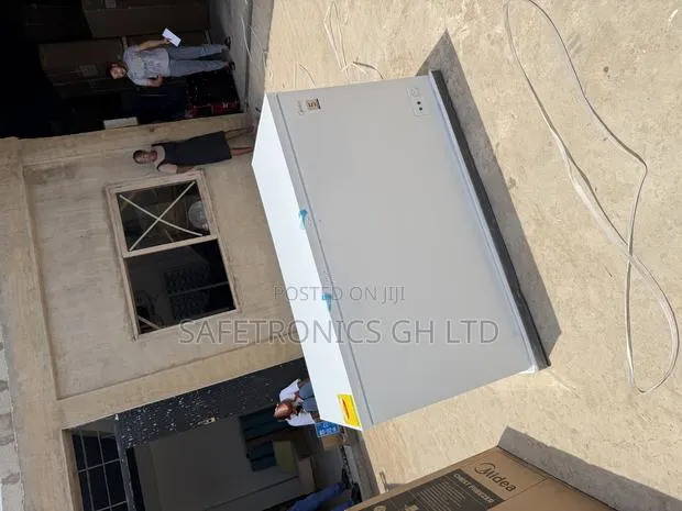 Neatly Sealed Midea 418ltrs Chest Freezer Mdrc564fzf01 · Photo 1
