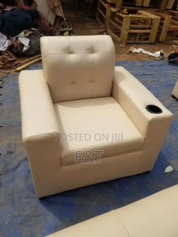 Single Sofa · Photo 1