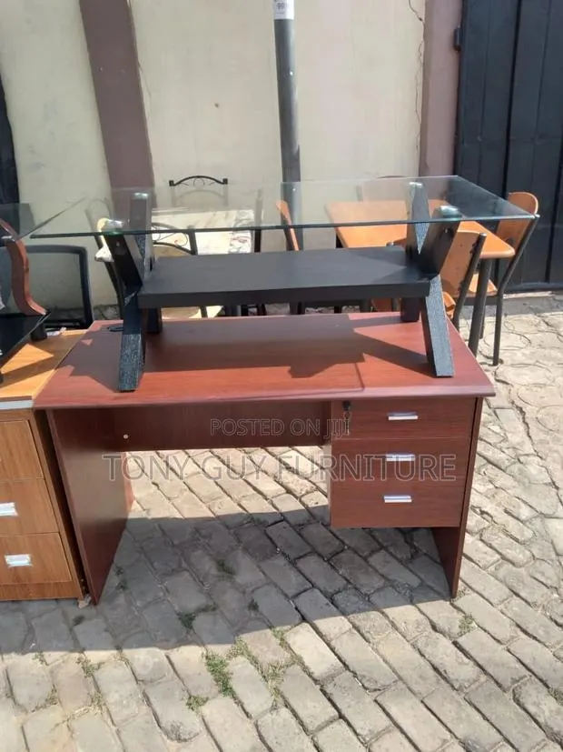 Wooden 1.2m Desk · Photo 1