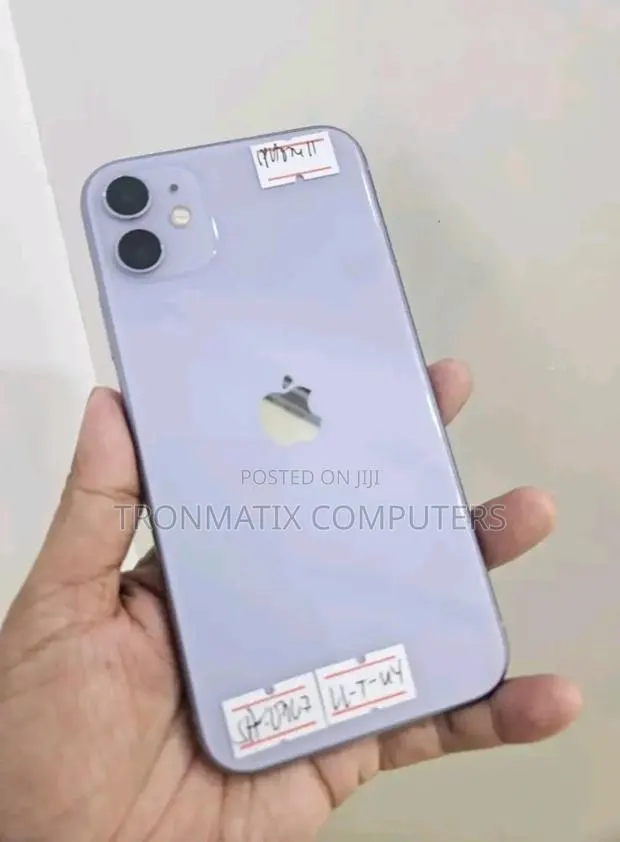 Apple iPhone 11 128 GB Gray · Photo 1