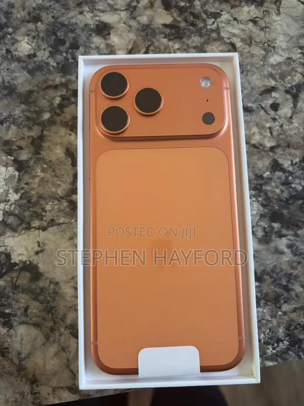 Apple iPhone 17 Pro Max 512 GB Orange · Photo 1