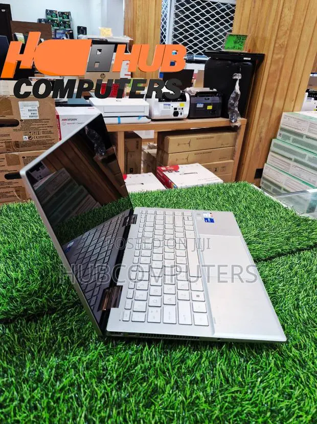 New Laptop HP Pavilion x360 14 8GB Intel Core i5 SSD 256GB · Photo 1