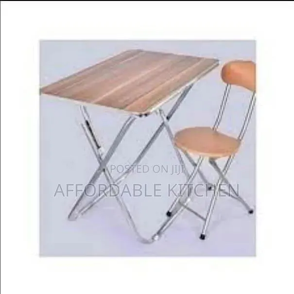 Table and Chair Set · Photo 1