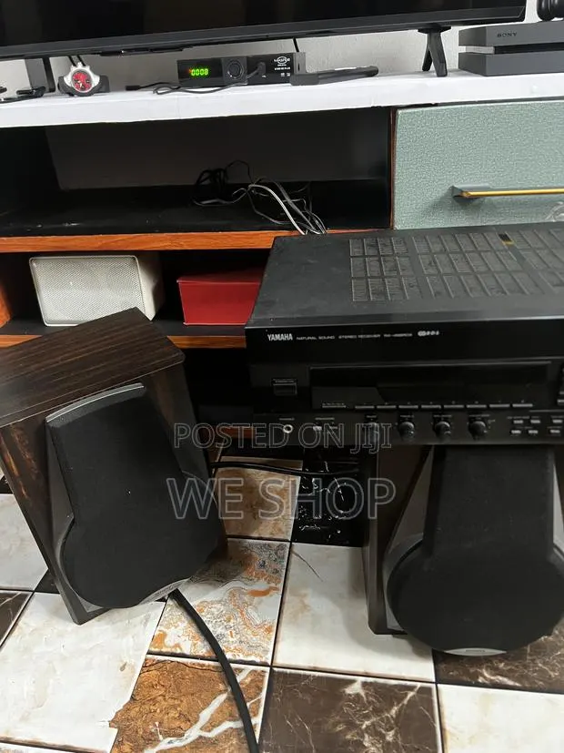 Yamaha Amplifier · Photo 1