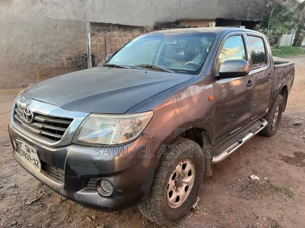 Toyota Hilux 2.7 VVT-i 4X4 SRX 2012 Gray · Photo 1