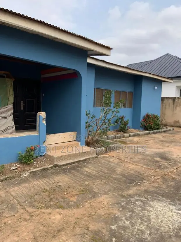 5bdrm House in Ashomang Estate for sale · Photo 1