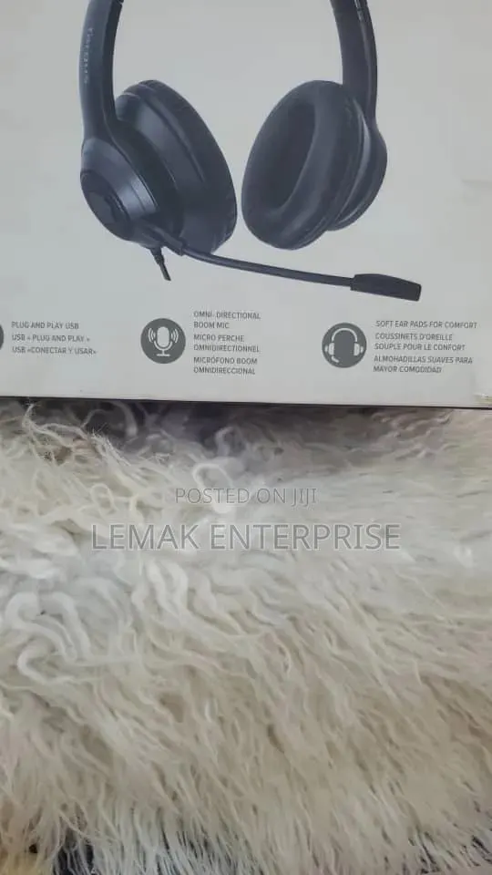 Targus Wired Stereo Headset (AEH102) · Photo 3