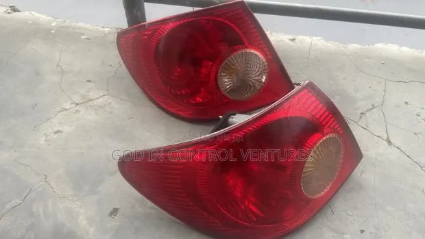 Toyota Corolla S 2005 Tail Light · Photo 1