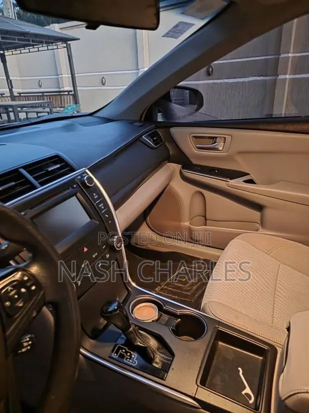 Toyota Camry LE 4dr Sedan (2.5L 4cyl 6A) 2016 Black · Photo 4