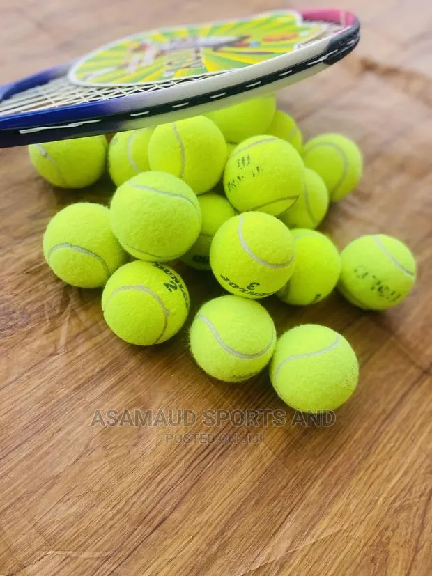 Original Long Tennis Balls at Cool Price · Photo 1
