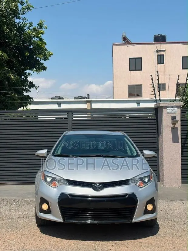 Toyota Corolla S 4dr Sedan (1.8L 4cyl CVT) 2016 · Photo 1