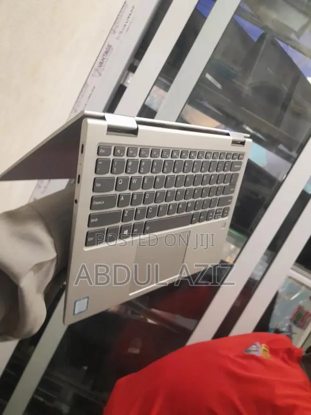 Laptop Lenovo Yoga 730 8GB Intel Core i5 SSD 256GB · Photo 1