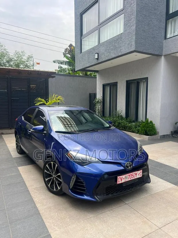 Toyota Corolla XSE (1.8L 4cyl 2A) 2019 Blue · Photo 1