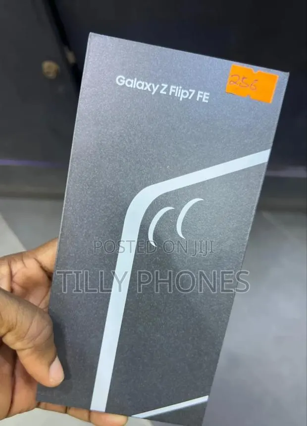 New Samsung Galaxy Z Flip7 FE 5G 256 GB Black · Photo 1