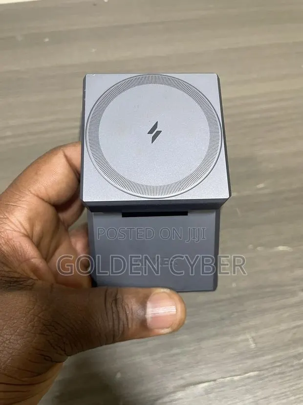 Anker 3-in-1 Cube With Magsafe · Photo 1