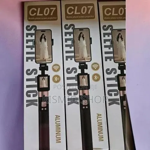 Cl07 Selfie Stick With Small Back Camera Monitor · Photo 1