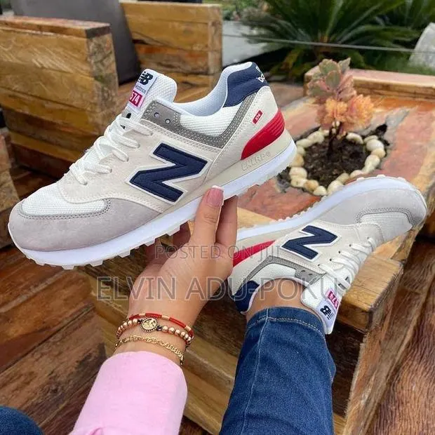New Balance 574 Low Sneaker · Photo 1