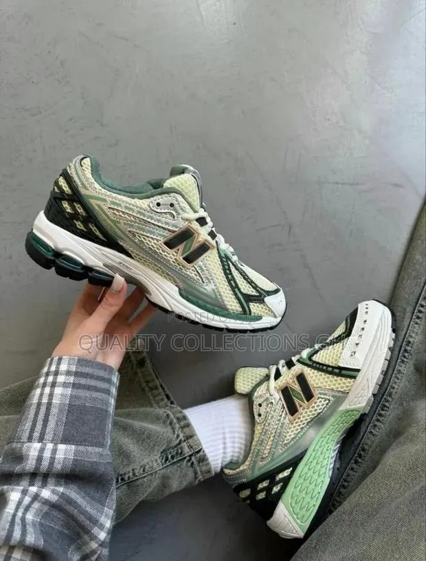 New Balance Sneaker · Photo 1