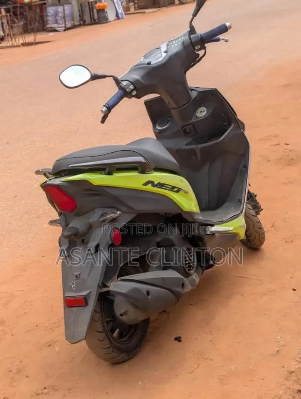 Yamaha Majesty 2024 Green · Photo 1