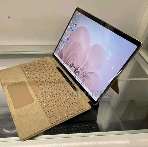 New Microsoft Surface Pro 11th Edition, a Copilot+ PC 16GB SSD 1T · Photo 1