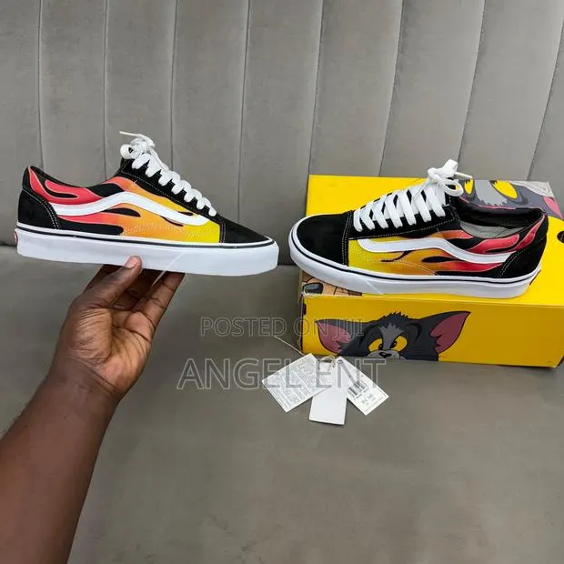 Vans Old Skool "Flame" (Black/True White) Sneakers(Location: Adum KSI) · Photo 1