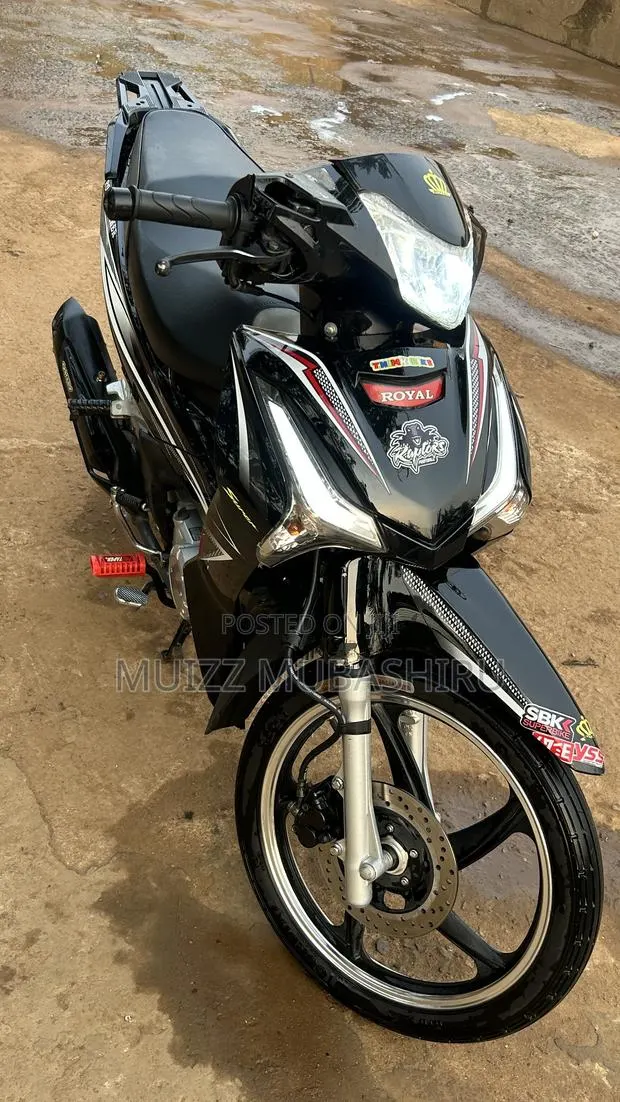 Motorcycle 2025 Black · Photo 1