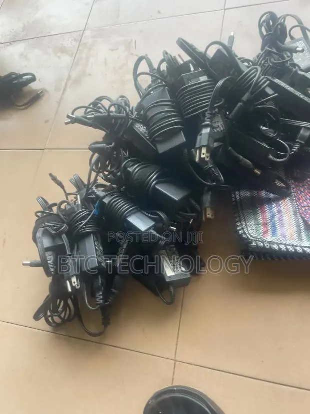 Dell Big Pin Charger Home Used Available 200 Pieces Available · Photo 1