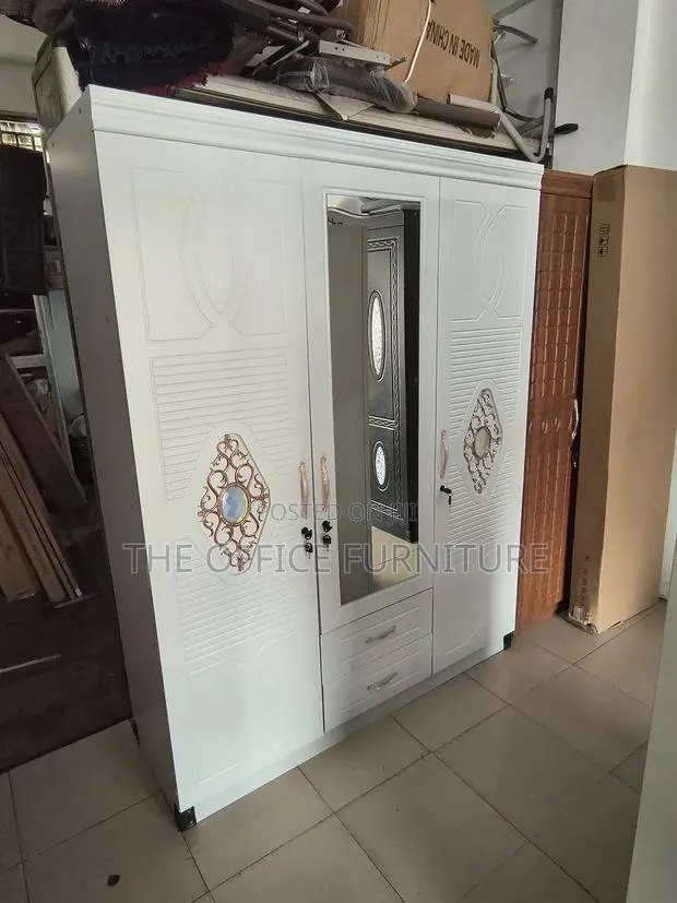 White Wardrobe · Photo 1
