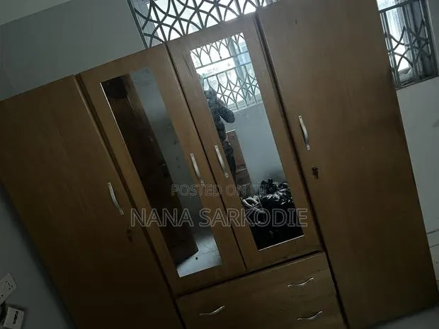 Wardrobe for Sale · Photo 1