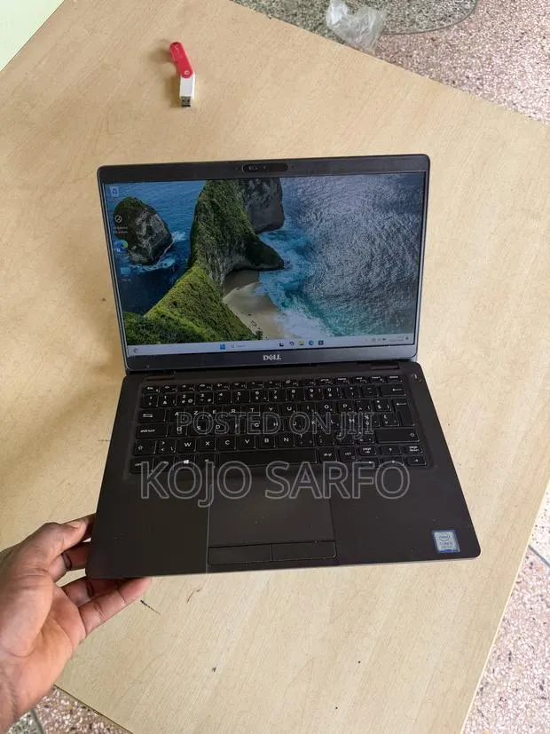 Laptop Dell Latitude 5300 8GB Intel Core i5 SSD 256GB · Photo 1