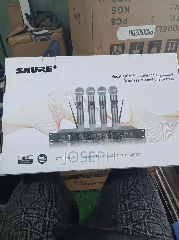 4 In 1 Sure Cordless Microphone · Photo 1